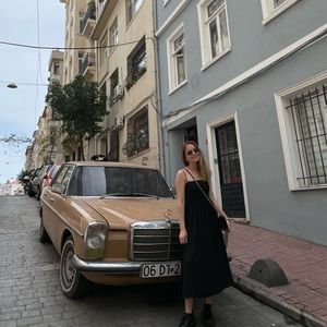 Meet your Posher, Banu